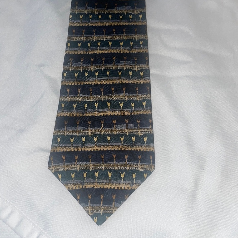 ENZO FELINI Roma-Paris All Silk tie. Excellent condition. No flaws